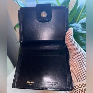 Preloved “kisslock” Celine black wallet